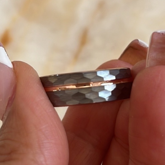 Rose Gold 8mm Tungsten Wedding Band hammer cut - Picture 11 of 15